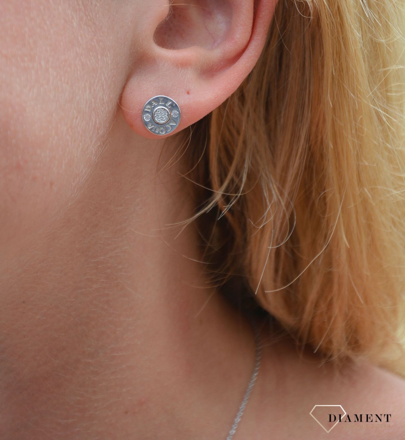 Kolczyki srebrne sztyft z logo i cyrkoniami K YB 327 053.jpg